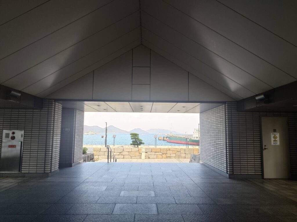 会場から見える海